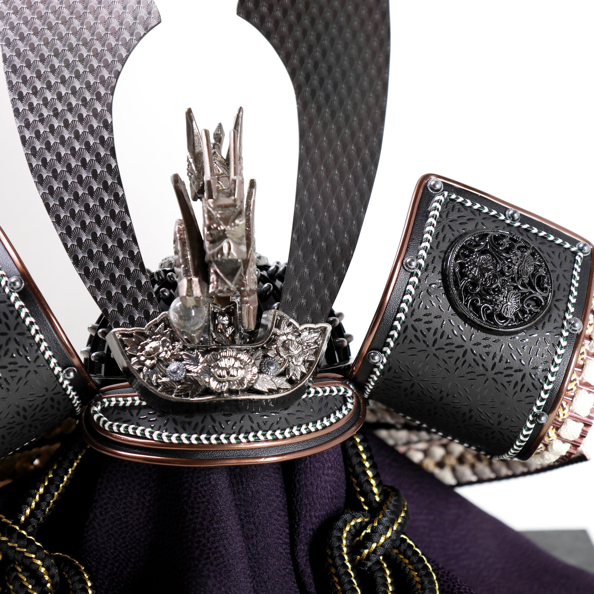 Black Dragon Kabuto Helmet – Modern Samurai Elegance 02