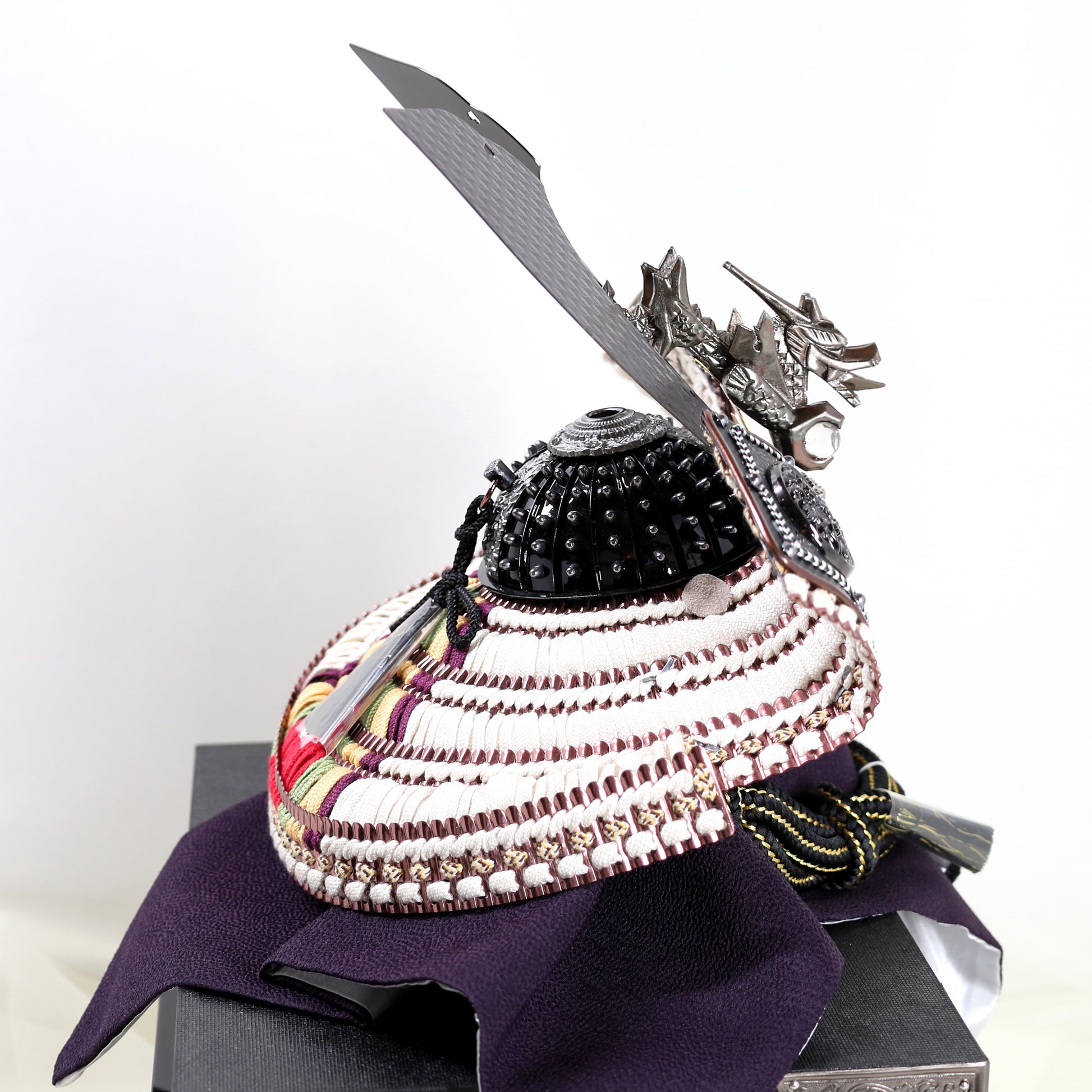 Black Dragon Kabuto Helmet – Modern Samurai Elegance 03