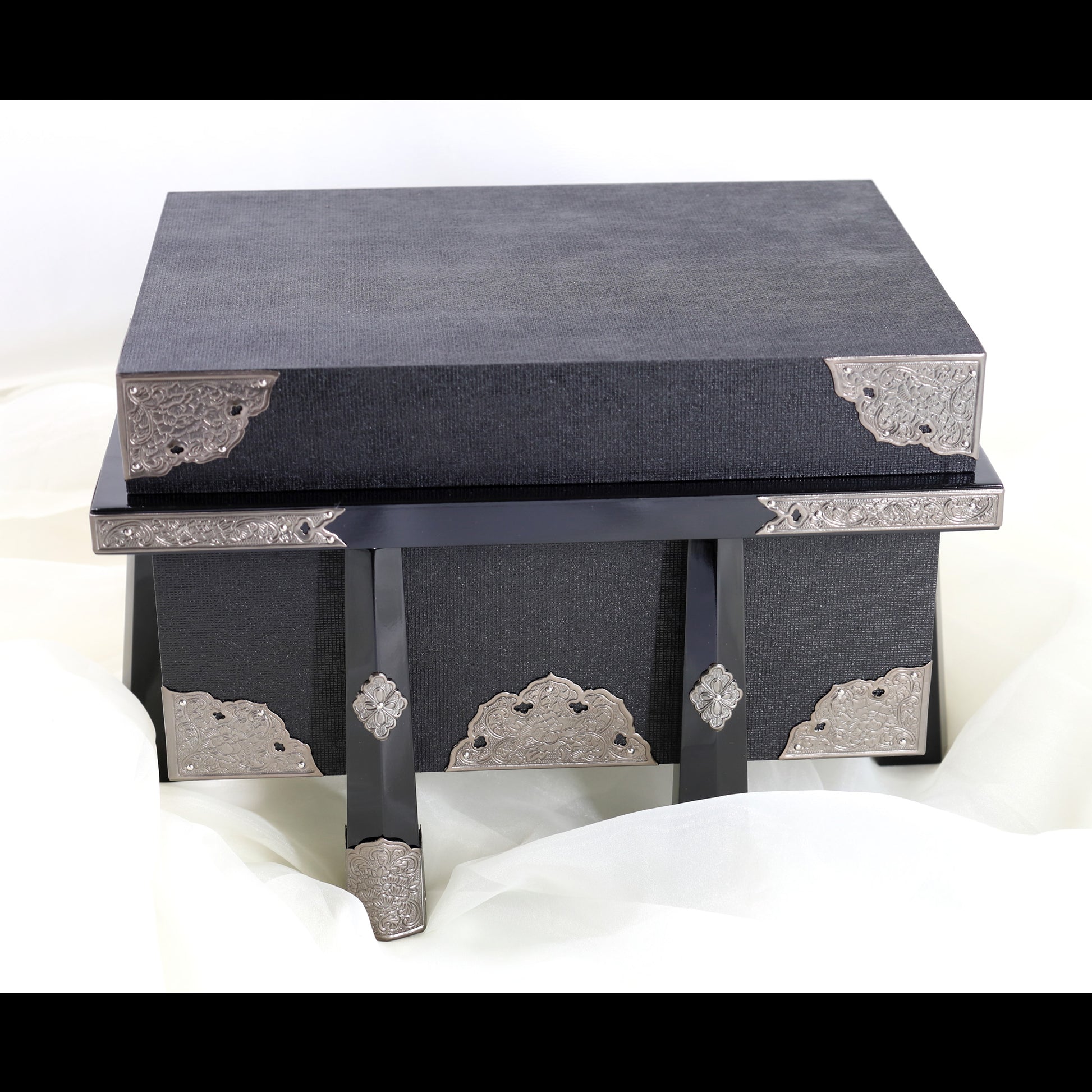 Black Dragon Kabuto Helmet – Modern Samurai Elegance 04