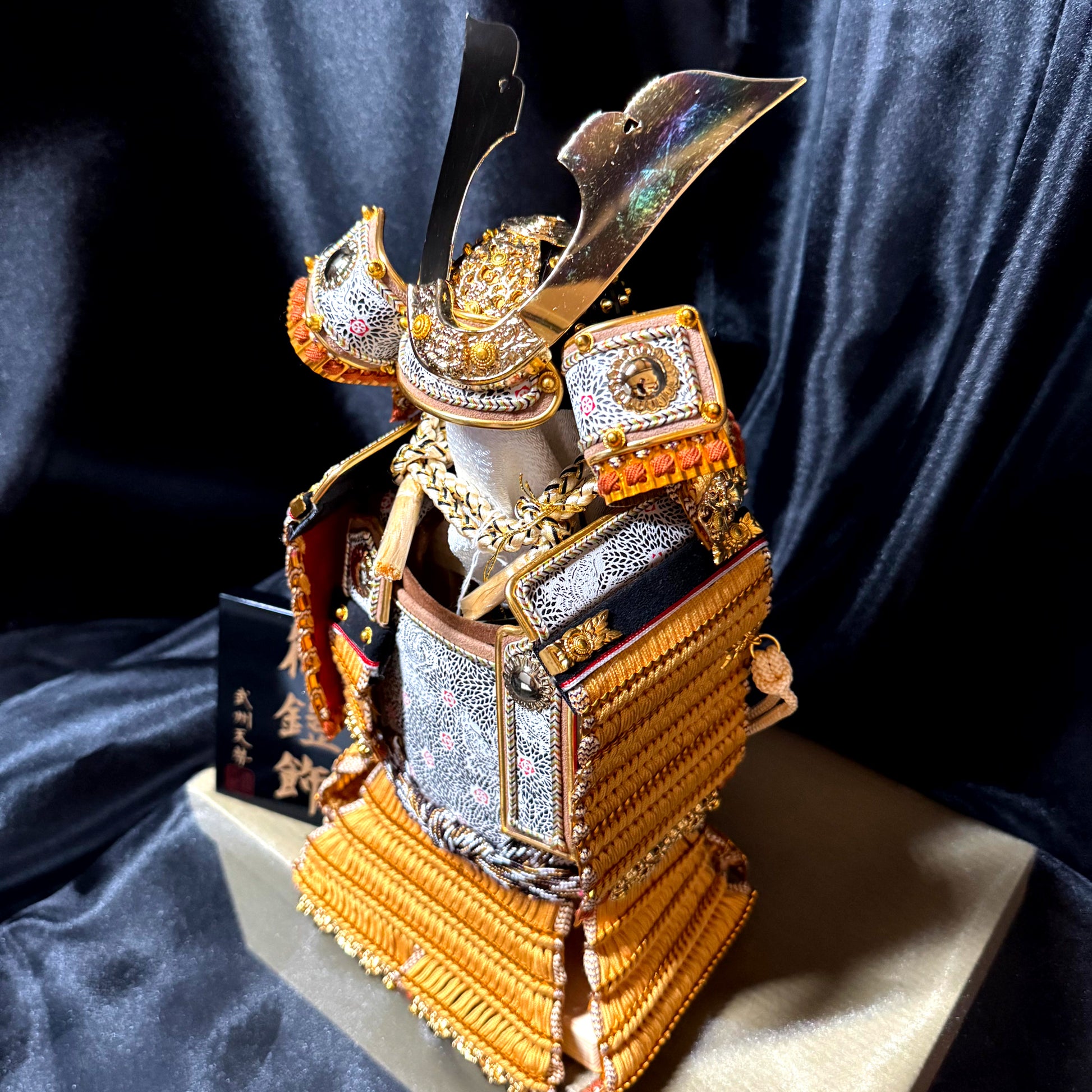 Compact Samurai Yoroi Armor by Bushu Tensei – Golden Accents 02