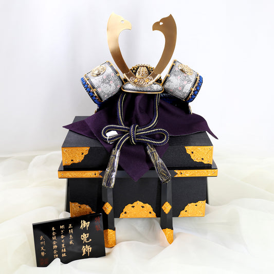 Gold-Crested Kabuto Helmet by Bushu Tensei 01