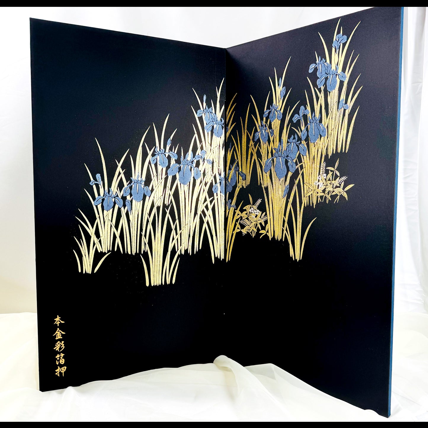 Gold-Leaf Folding Screen with Iris Motif (Byōbu) 01