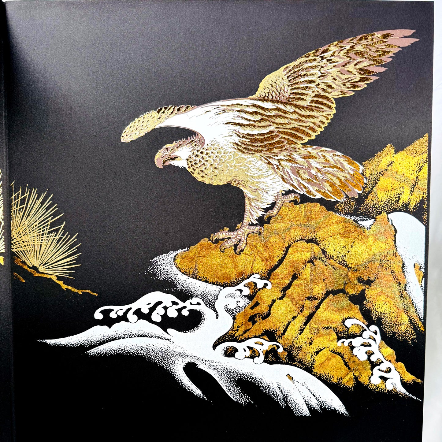 Gold-Leaf Folding Screen with Pine and Hawk Motif | Byōbu 03