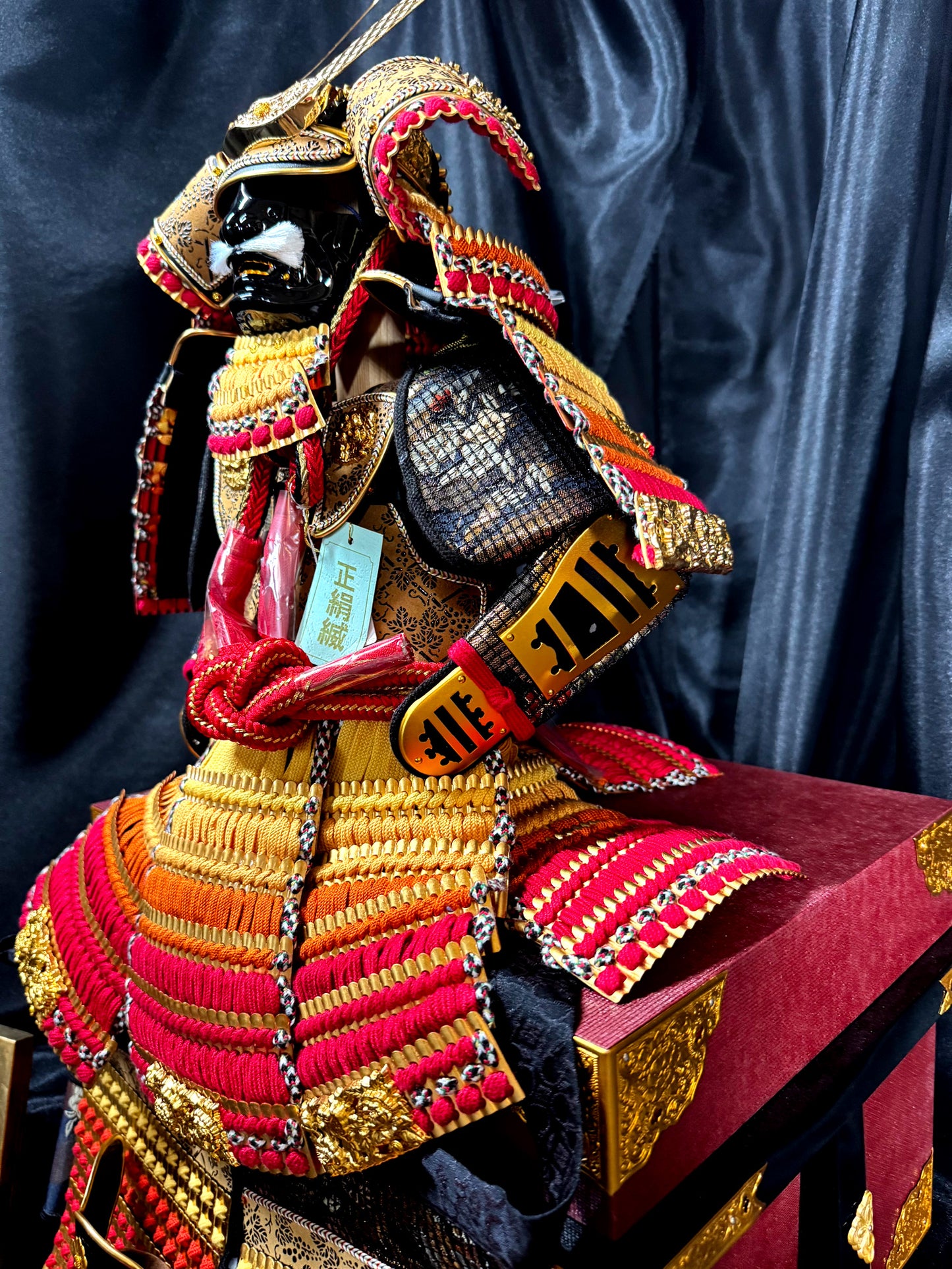 Authentic Samurai Armor Display – Junkinpaku no Yoroi (Gold-Leaf Armor)