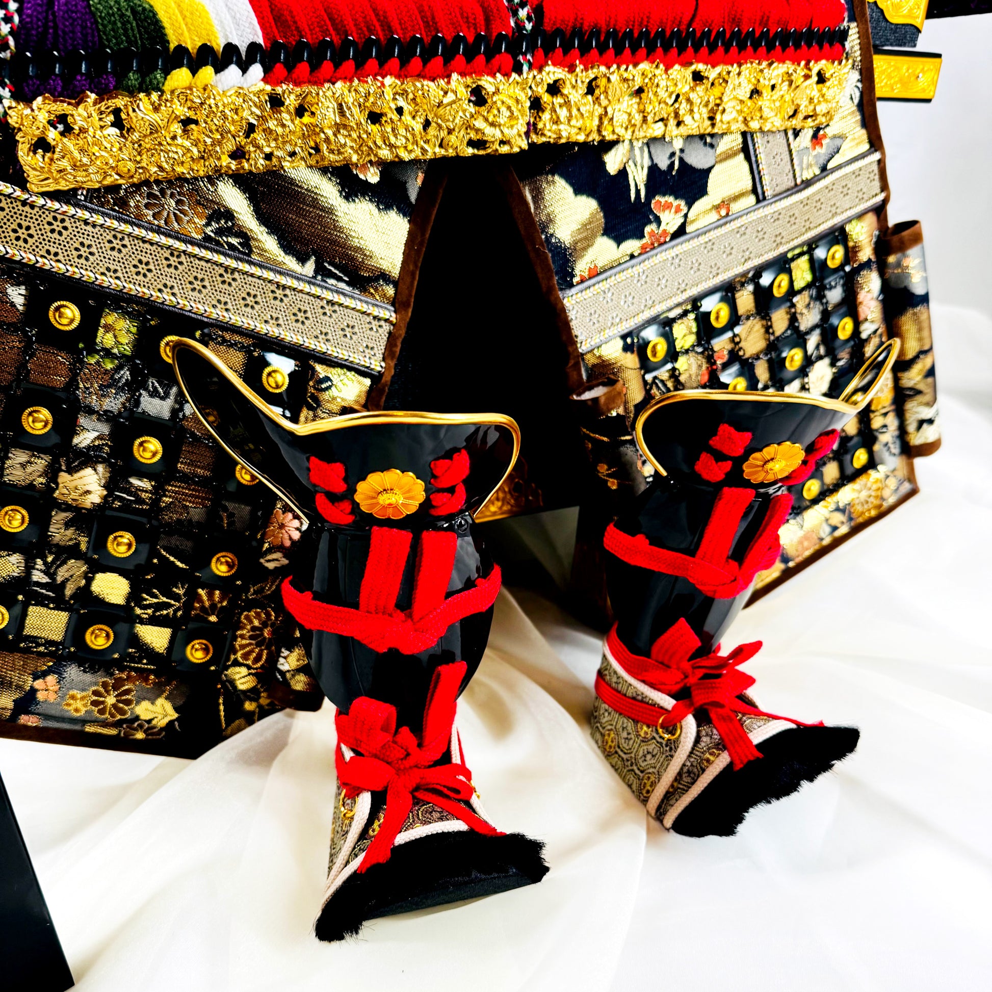 Samurai Armor Yoroi Display by Bushu Tensei | Special Edition with Storage Base 02