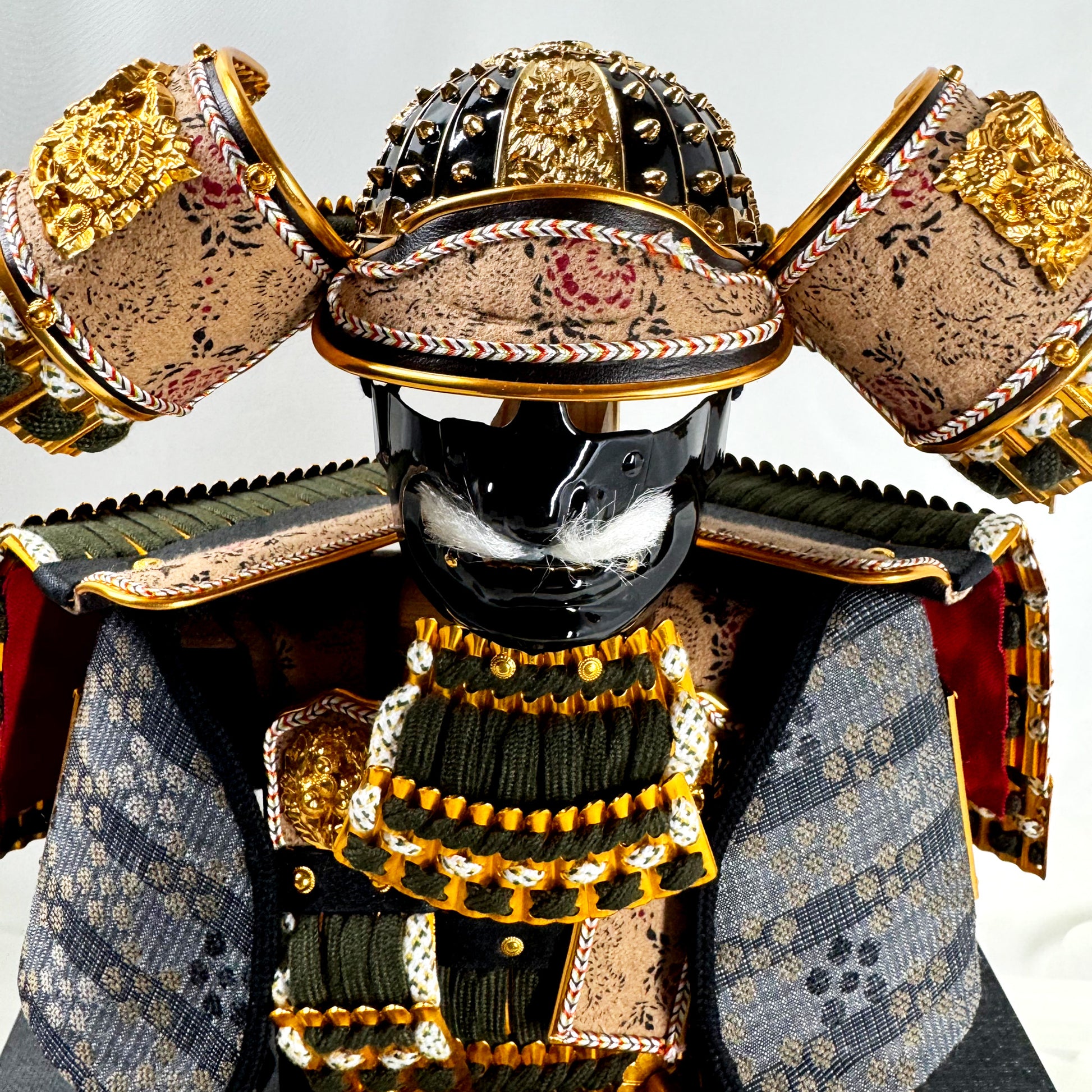 Samurai Armor Yoroi with Storage Base by Miyachu 02