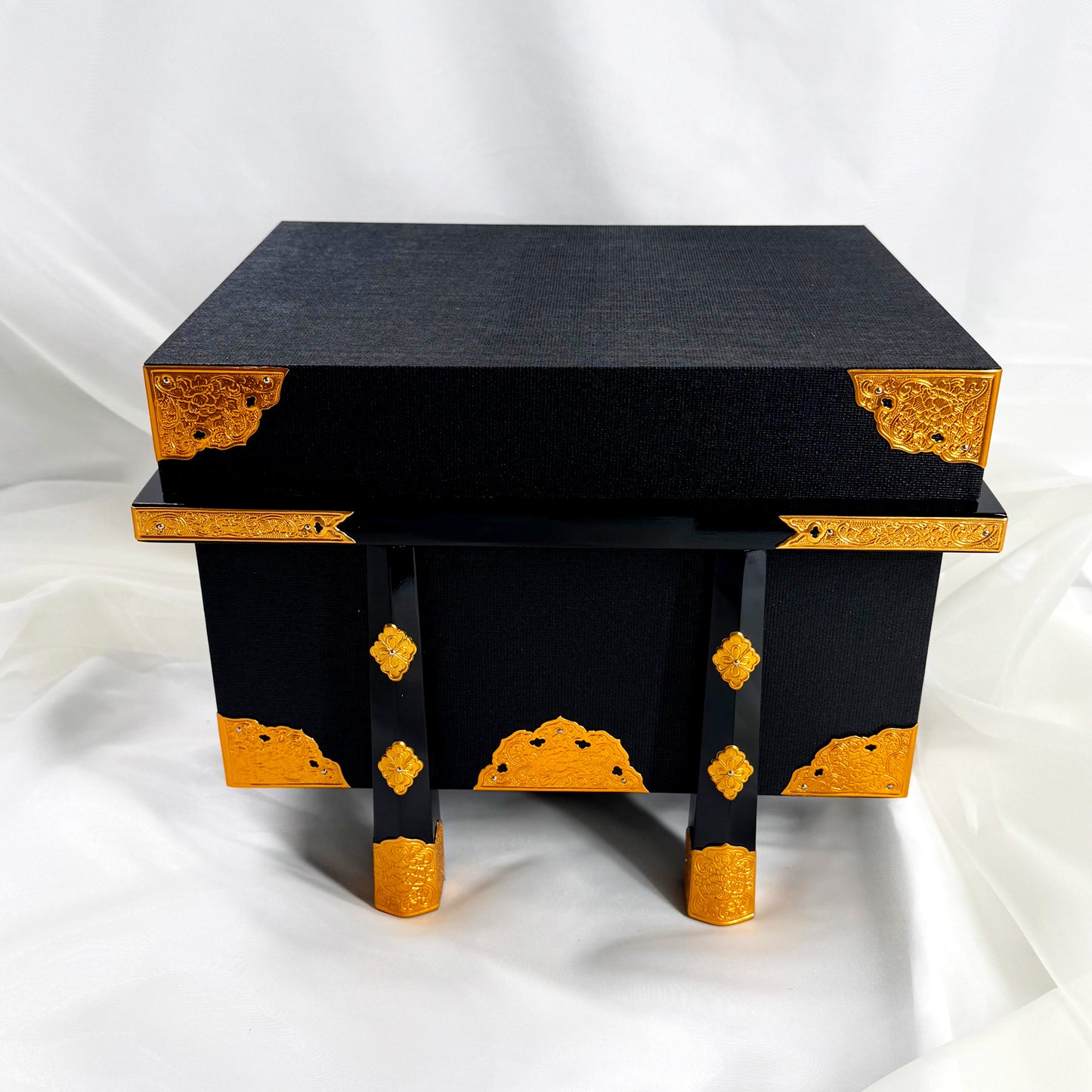 Samurai Armor Yoroi with Storage Base by Miyachu 06