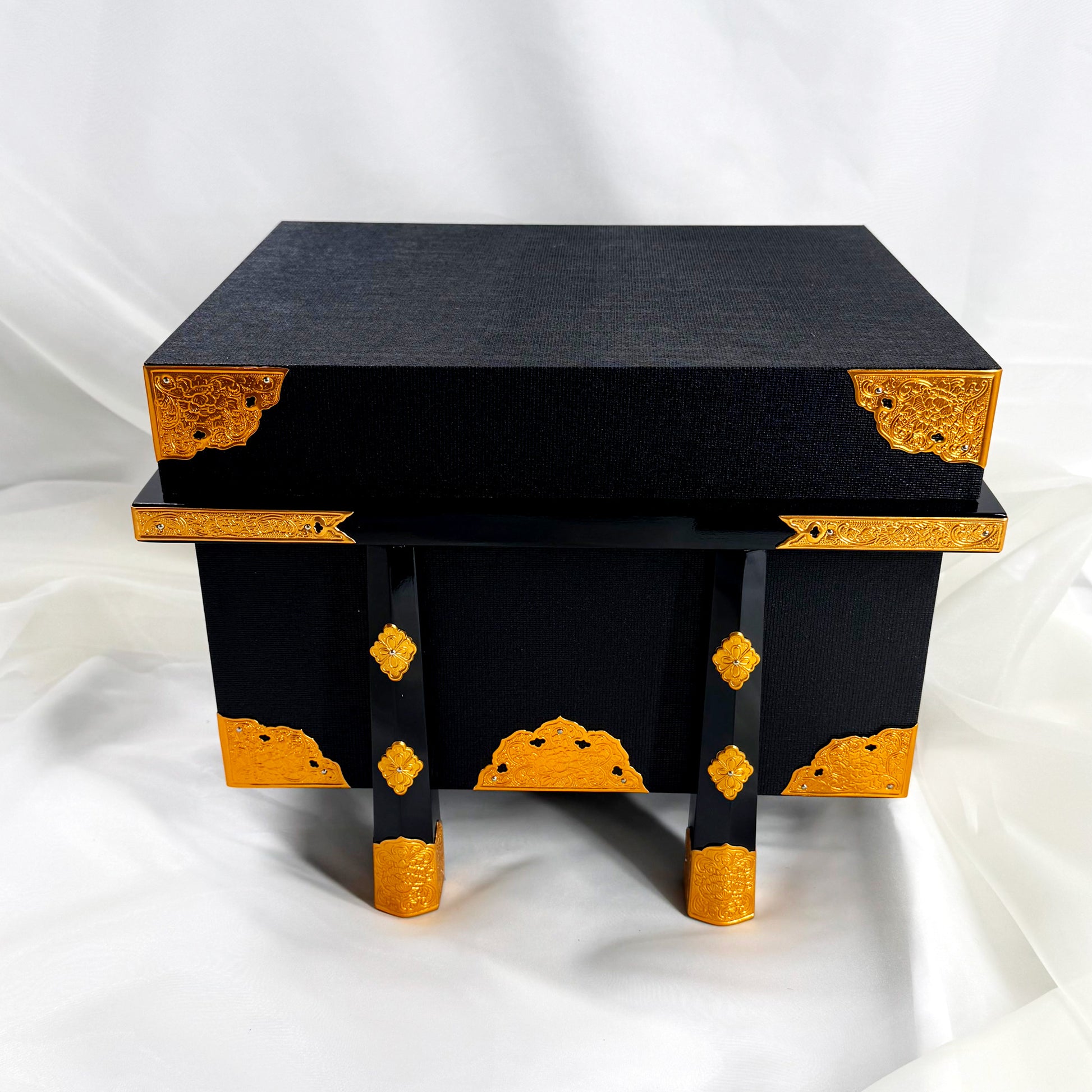 Samurai Armor Yoroi with Storage Base by Miyachu 06