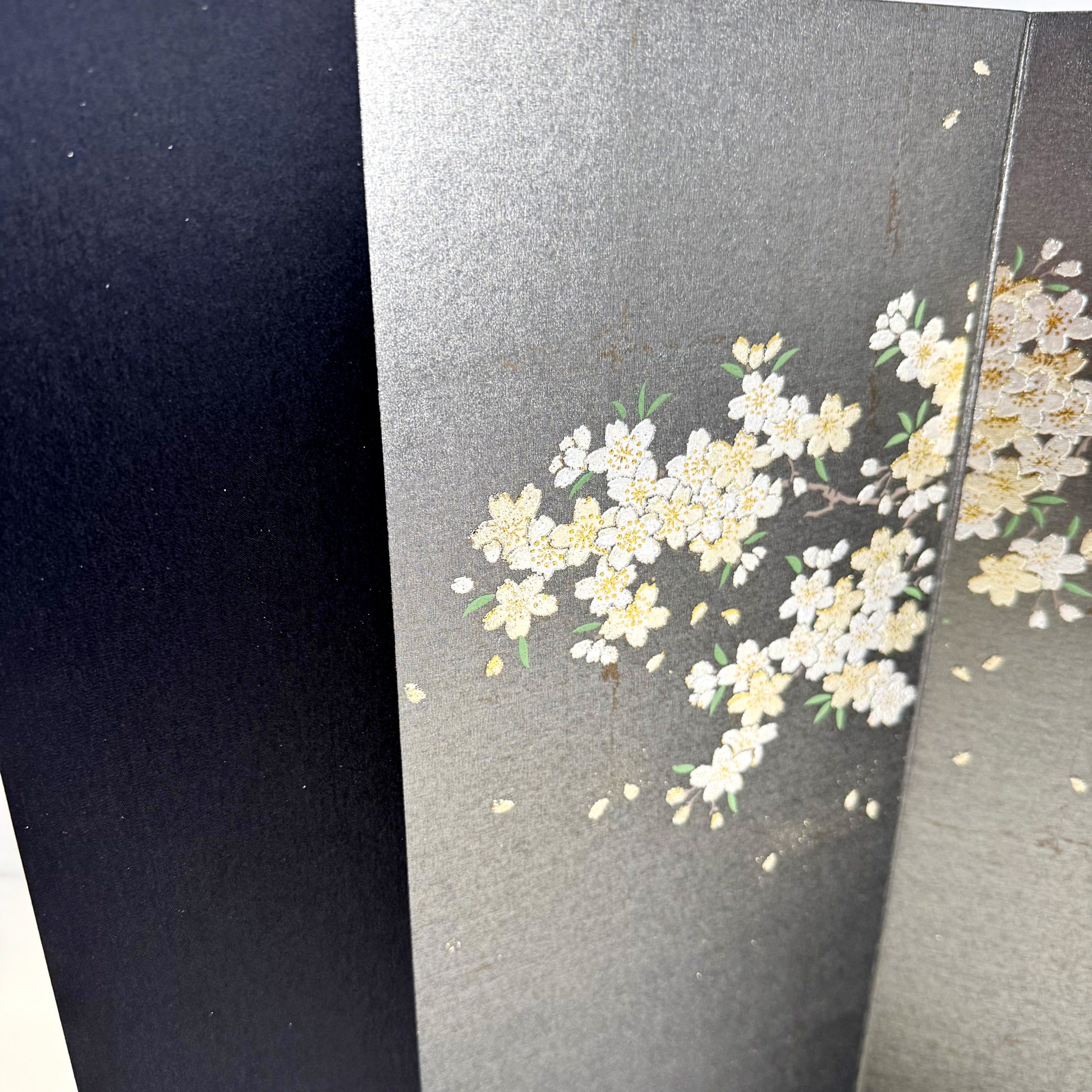 Silver Leaf Folding Screen with Sakura Design 03