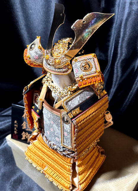 Compact Samurai Yoroi Armor by Bushu Tensei – Golden Accents 02