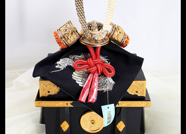 Dragon Kabuto Helmet – Gold Detailing 01