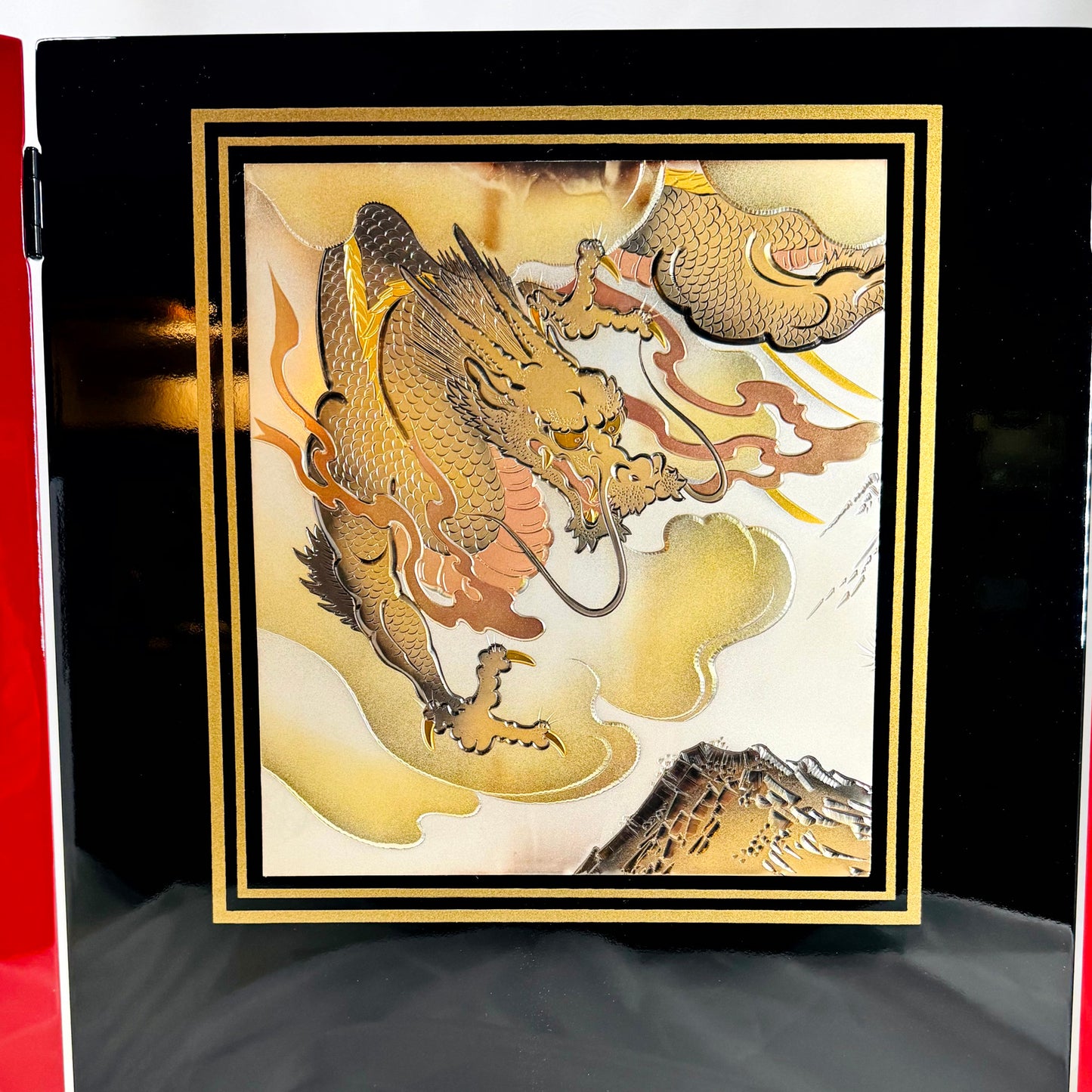 Dragon Motif Folding Screen Byōbu – Three-Panel Enamel Finish 02