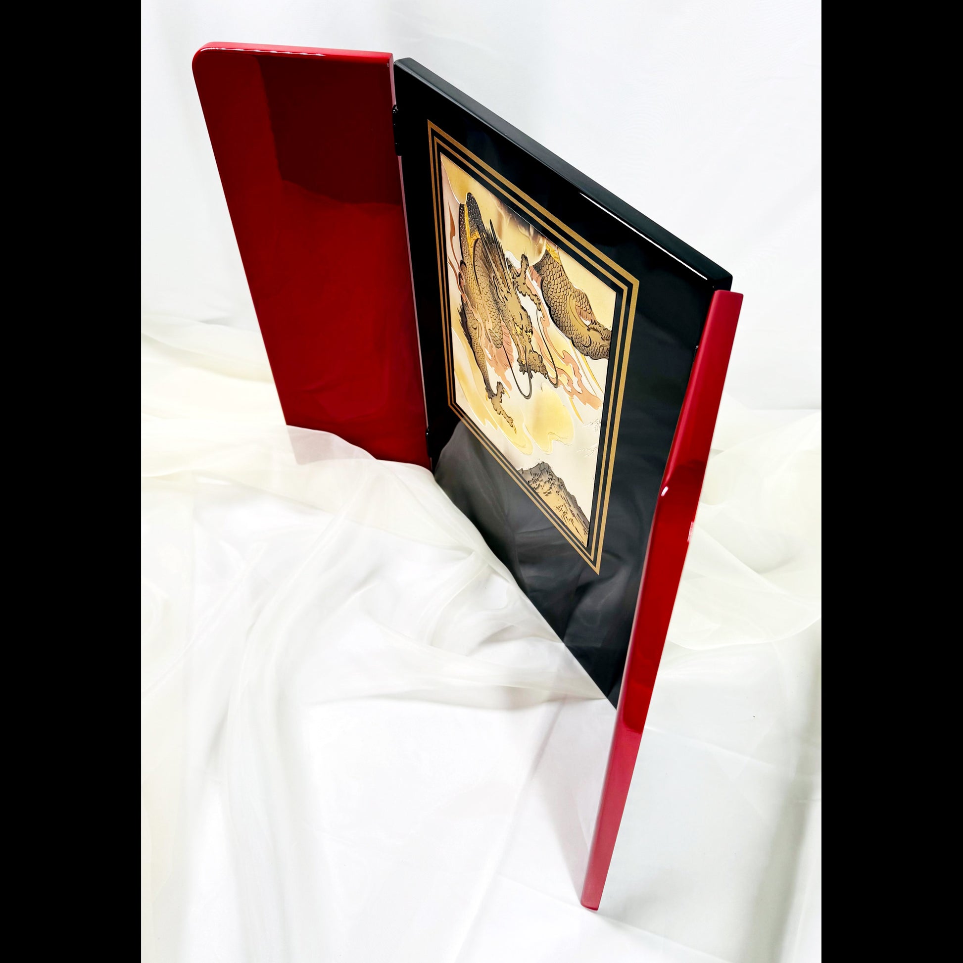 Dragon Motif Folding Screen Byōbu – Three-Panel Enamel Finish 03