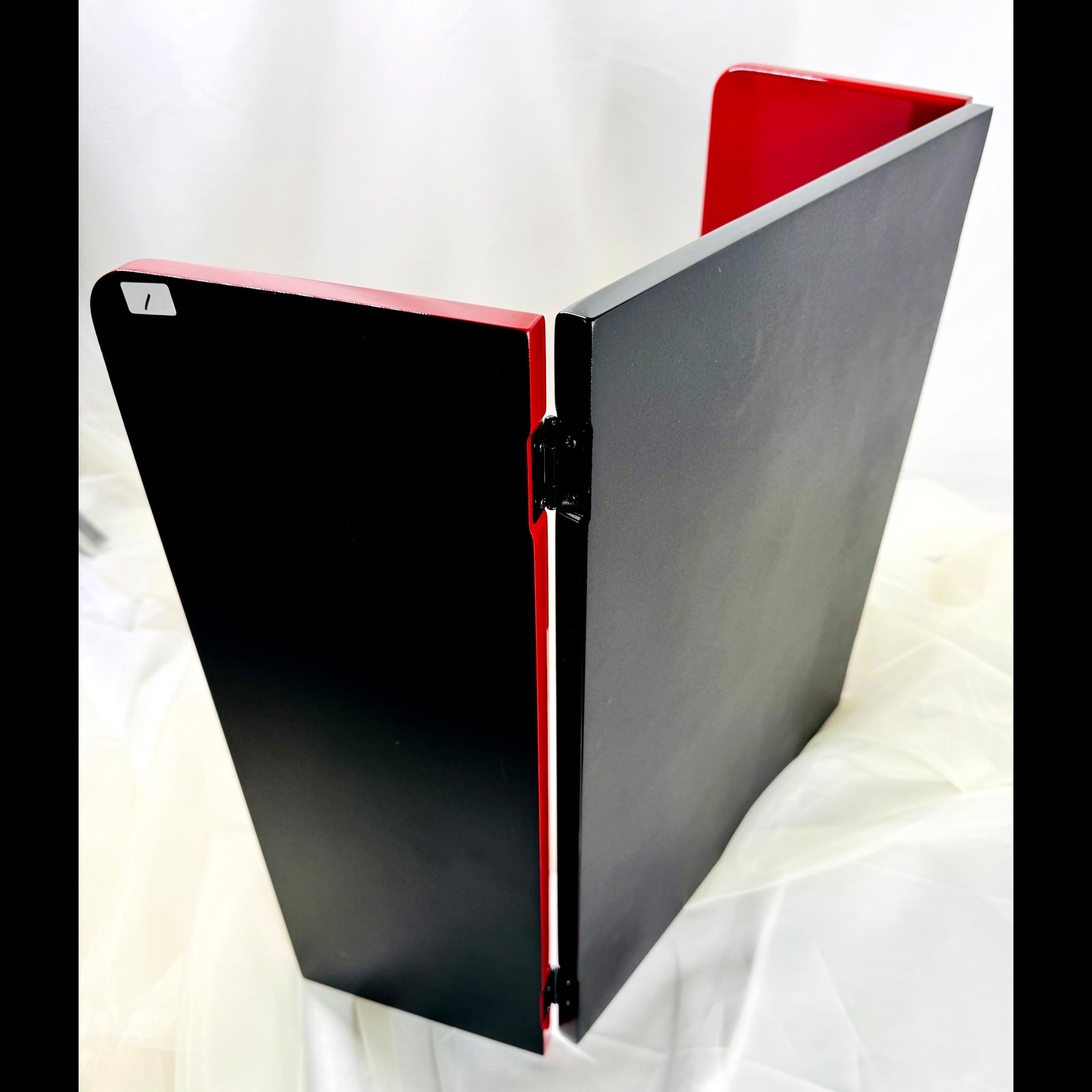 Dragon Motif Folding Screen Byōbu – Three-Panel Enamel Finish 04