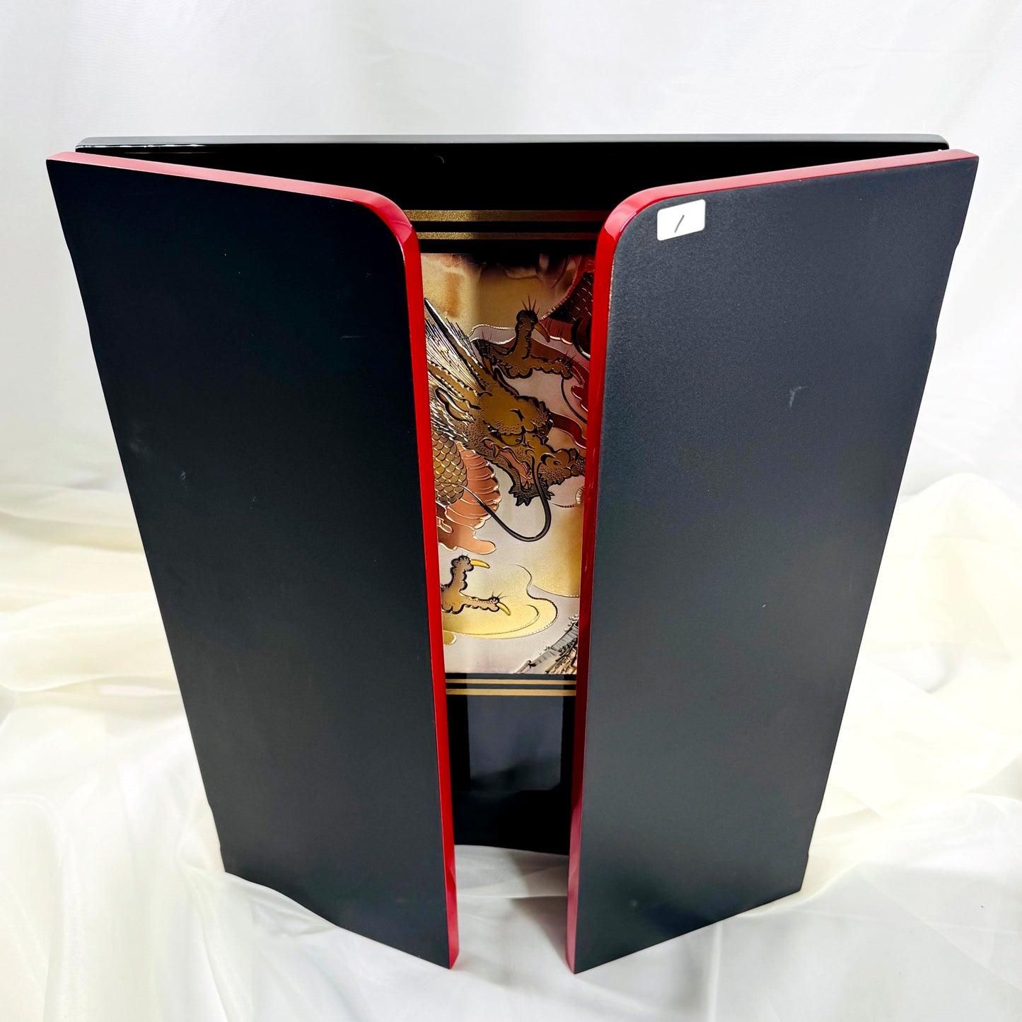 Dragon Motif Folding Screen Byōbu – Three-Panel Enamel Finish 05