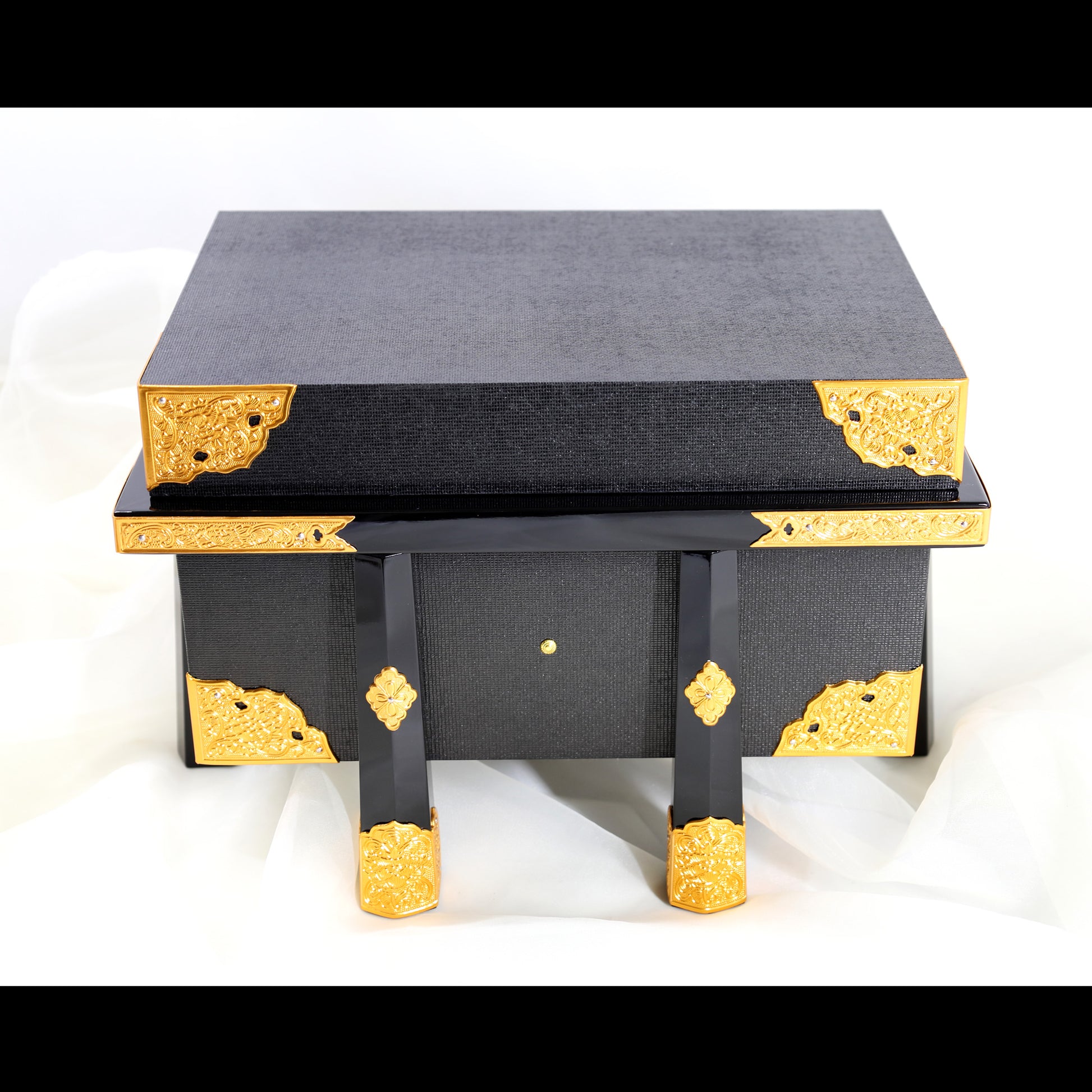 Dragon & Tiger Kabuto Helmet by Miyachu 07