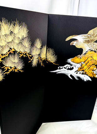 Gold-Leaf Folding Screen with Pine and Hawk Motif | Byōbu 02