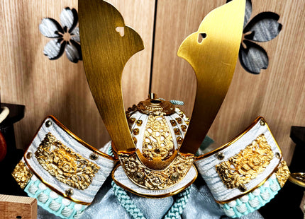 Gold Crest Samurai Kabuto with Ohitsu Base & Screen – by Itoku 03