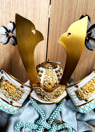 Gold Crest Samurai Kabuto with Ohitsu Base & Screen – by Itoku 03