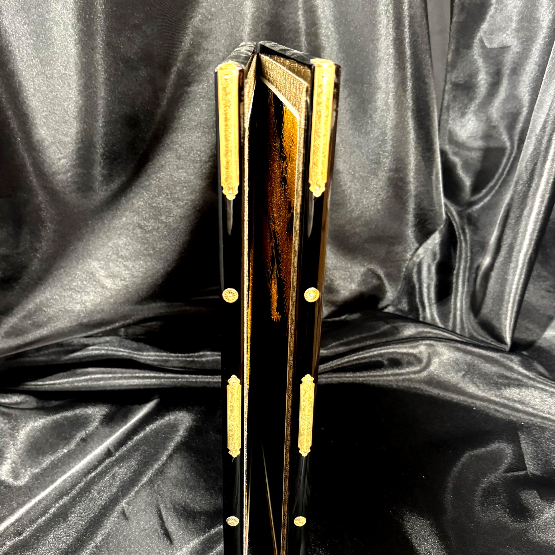 Gold Pine Folding Screen by Gahō Noguchi (2-panel Byōbu) 07