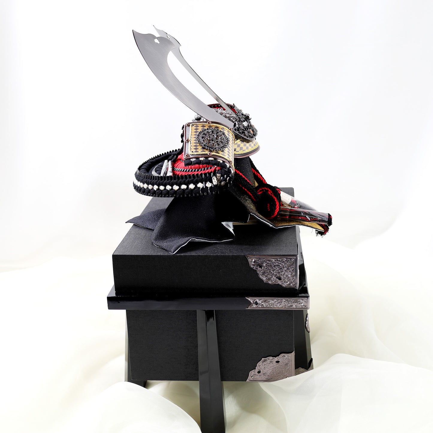 Kabuto (Helmet): Black and Gold Checkered Design