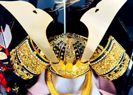Kabuto Helmet Display with Lacquered Base and Screen | Supervised by Hodō 02