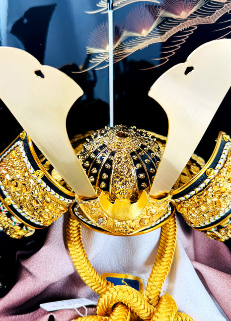 Kabuto Helmet Display with Lacquered Base and Screen | Supervised by Hodō 02