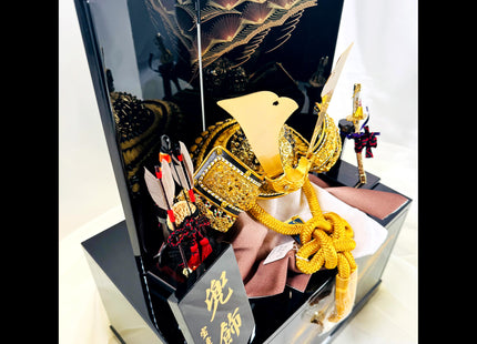 Kabuto Helmet Display with Lacquered Base and Screen | Supervised by Hodō 04