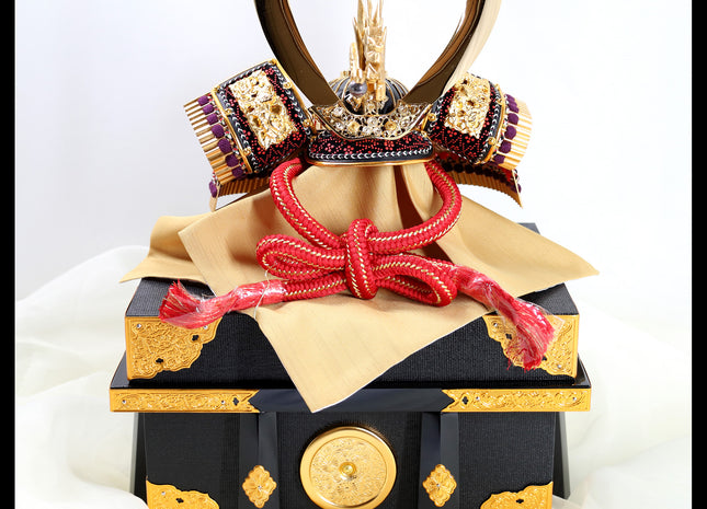 Miniature Kabuto (Helmet): Gold Dragon Ornamentation