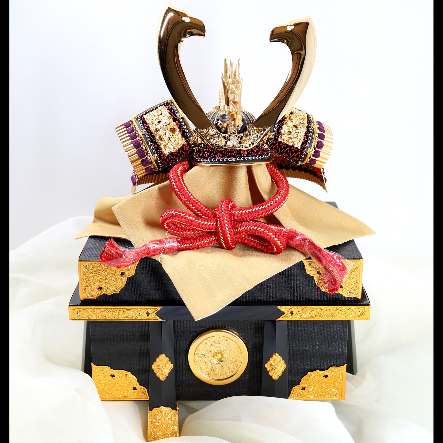 Miniature Kabuto (Helmet): Gold Dragon Ornamentation