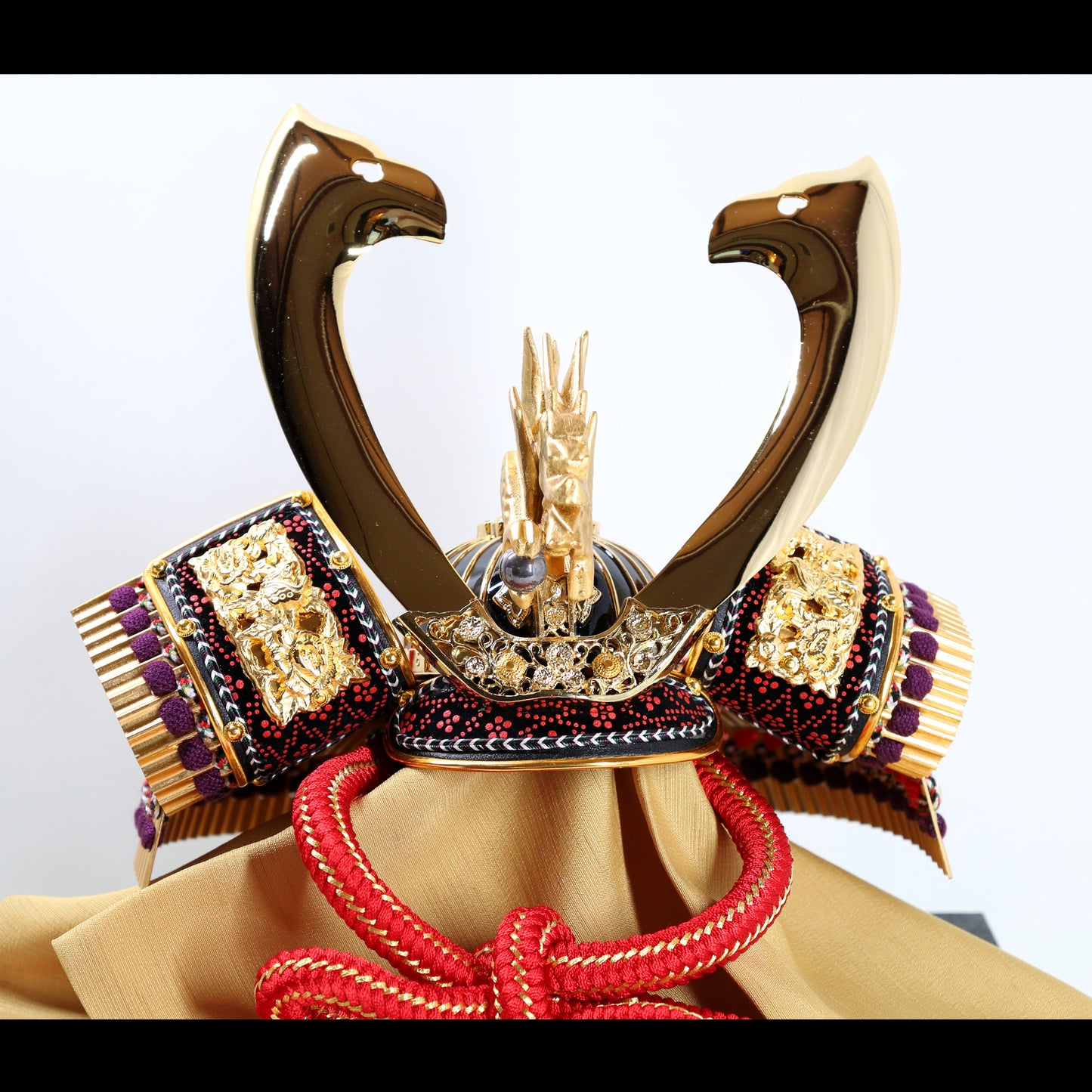 Miniature Kabuto (Helmet): Gold Dragon Ornamentation