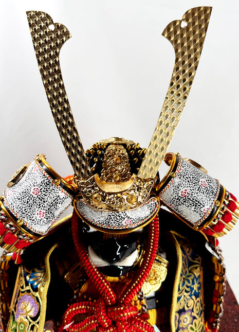 Samurai Armor Set by Master Armorer Taketo Ogata – Display Yoroi with Storage Base 02
