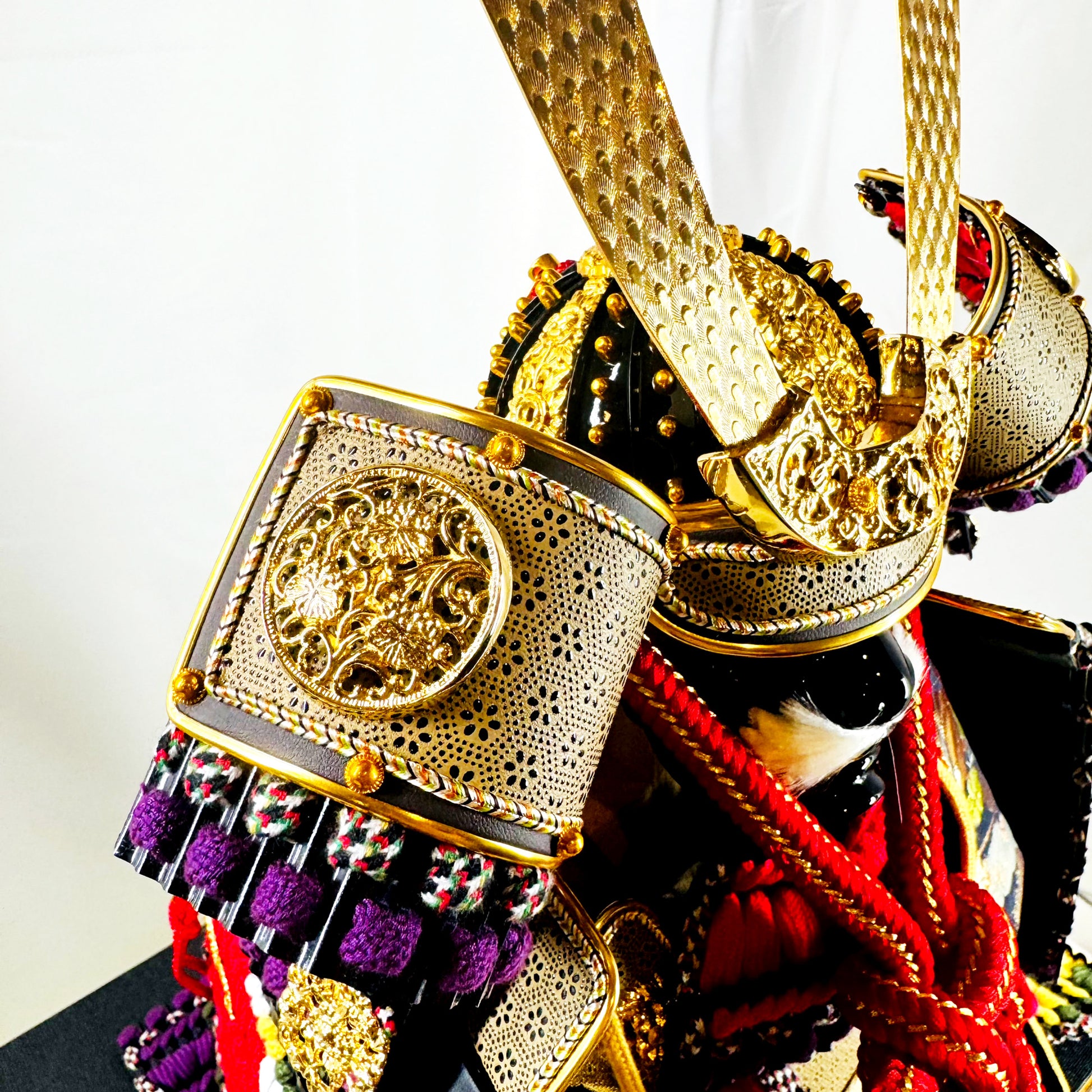 Samurai Armor Yoroi Display by Bushu Tensei | Special Edition with Storage Base 06