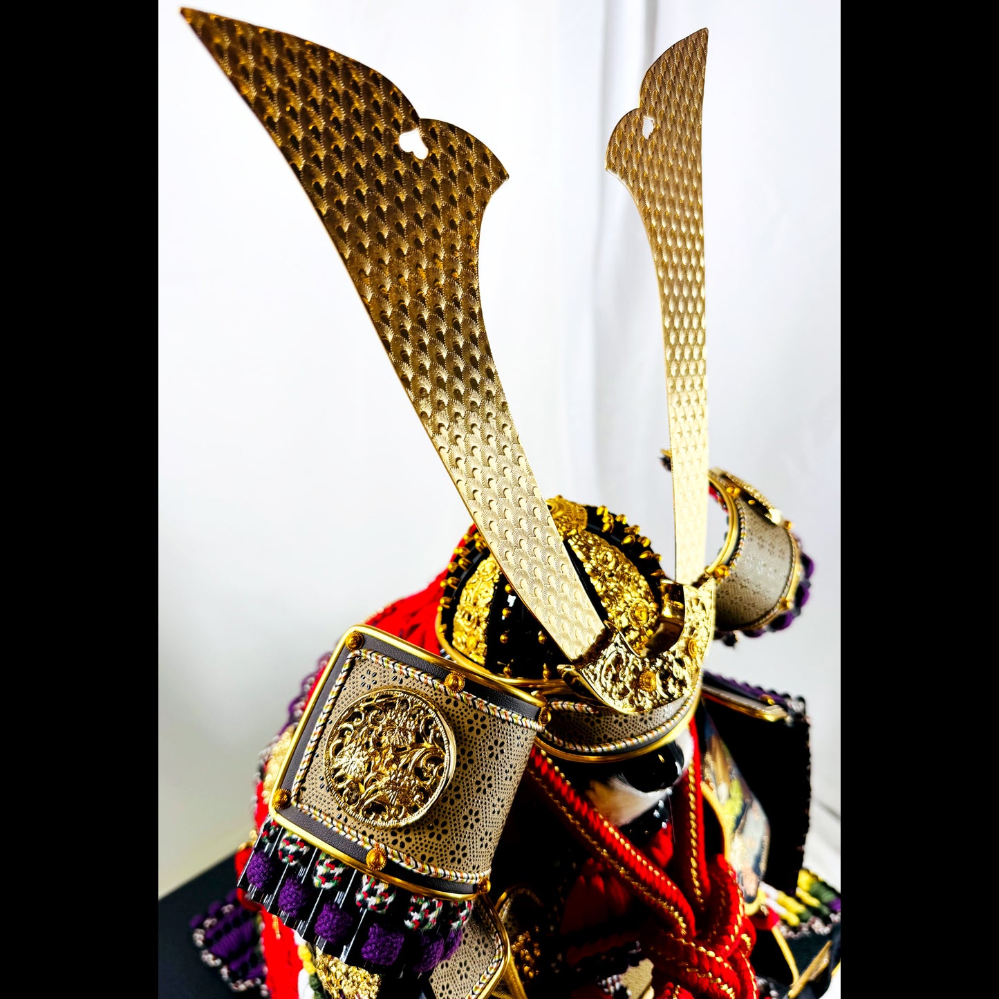 Samurai Armor Yoroi Display by Bushu Tensei | Special Edition with Storage Base 07