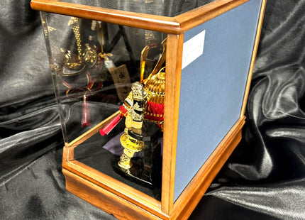 Samurai Kabuto Display – Gold Dragon Crest 05
