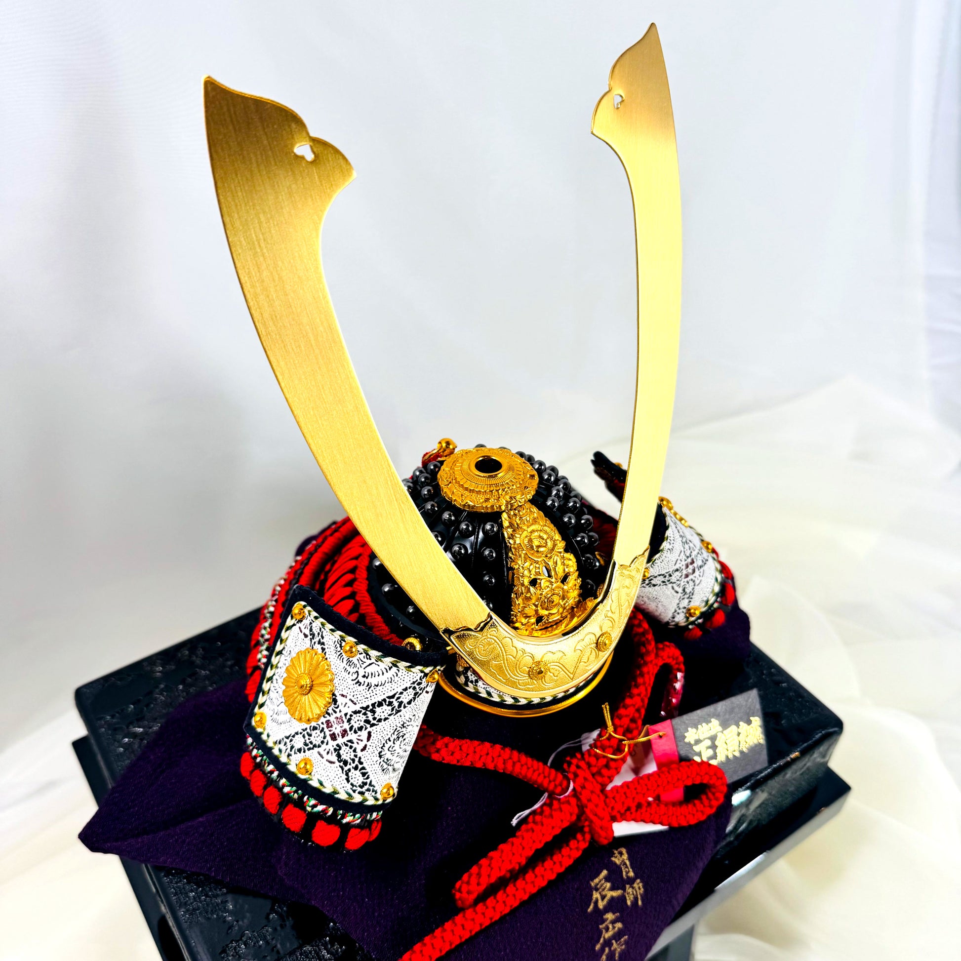 Samurai Kabuto Helmet Display by Master Artisan Tatsuhiro | With Lacquered Base 03