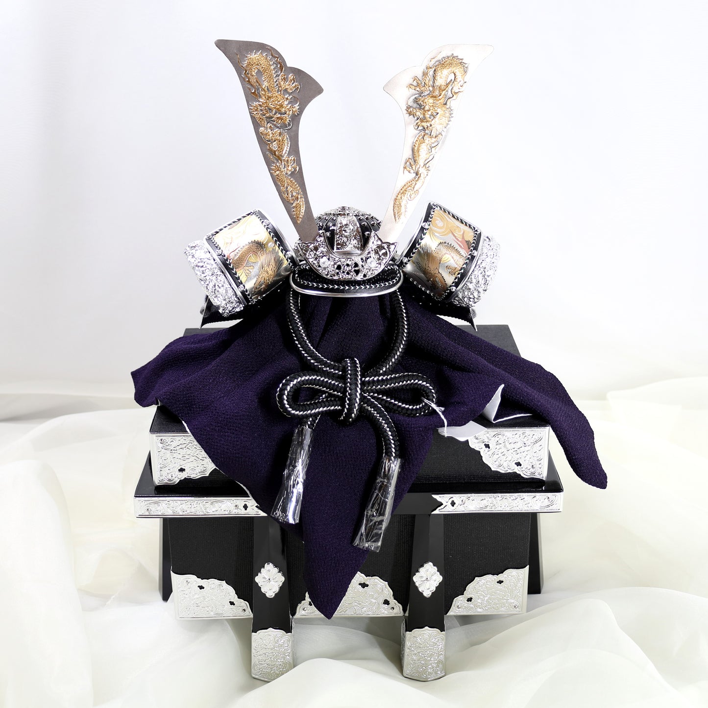 Samurai Kabuto Helmet with Dragon Design 01