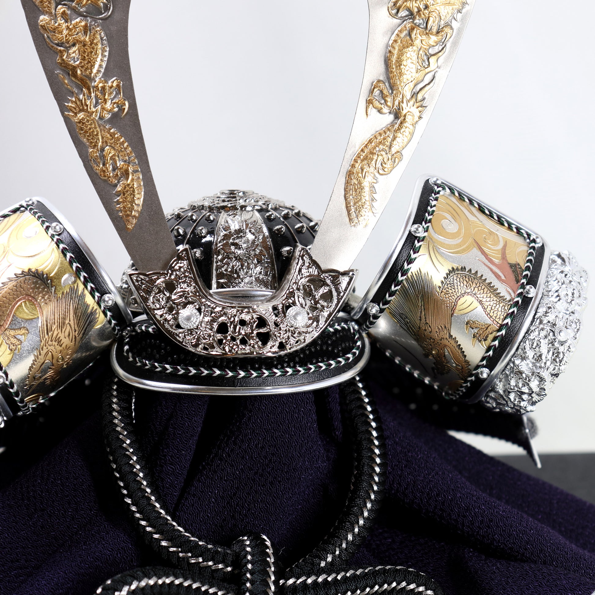 Samurai Kabuto Helmet with Dragon Design 02