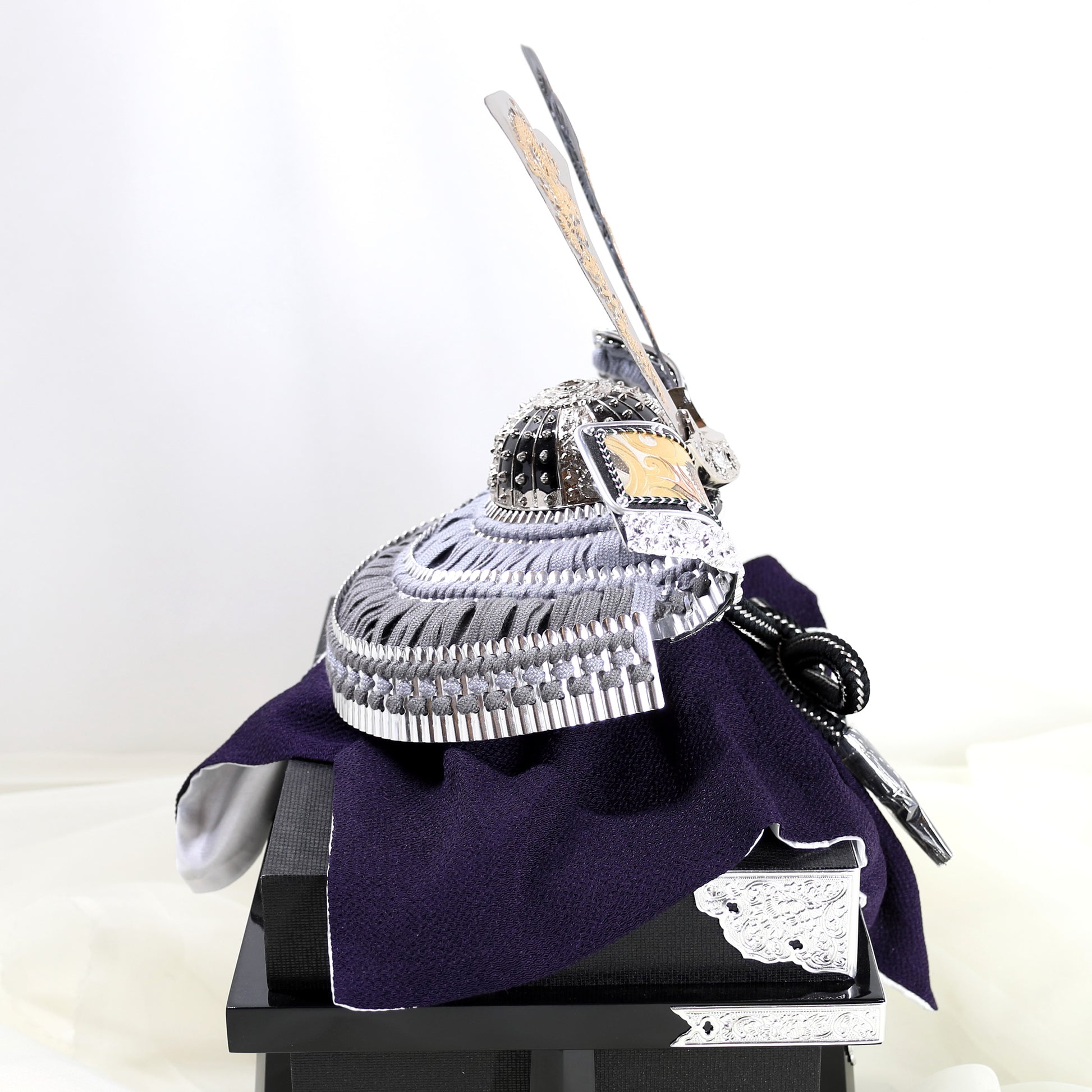 Samurai Kabuto Helmet with Dragon Design 03