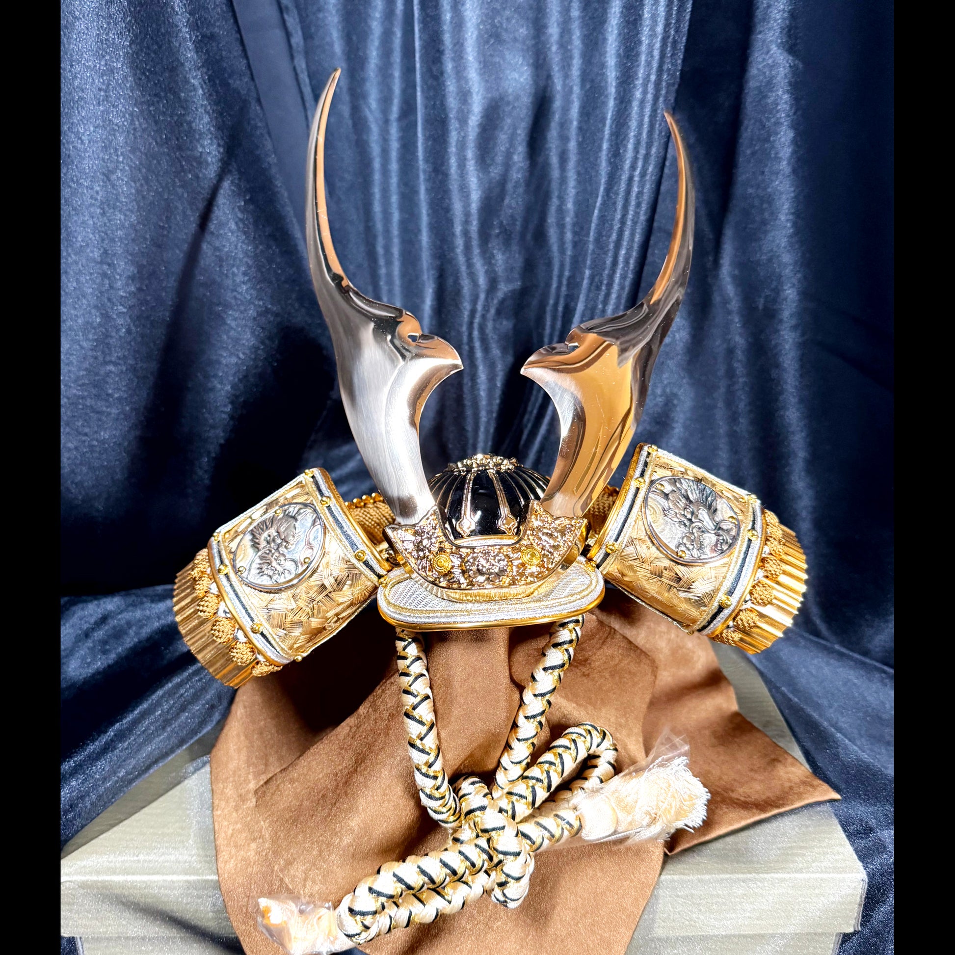 Samurai Kabuto Helmet with Silver Dragon Reliefs 01