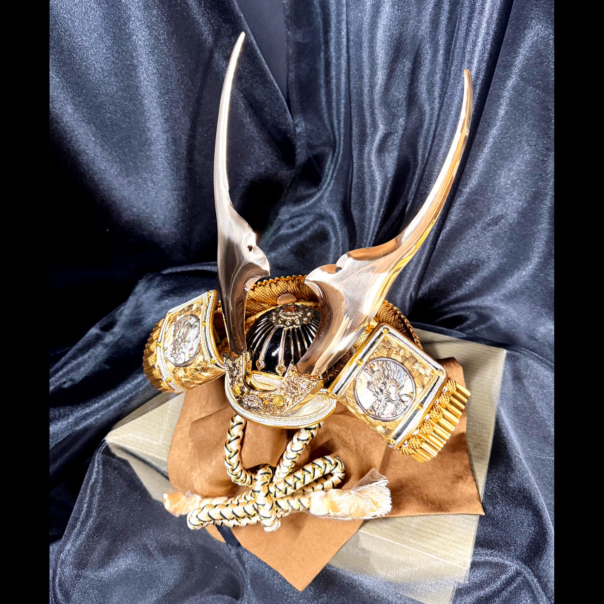 Samurai Kabuto Helmet with Silver Dragon Reliefs 02