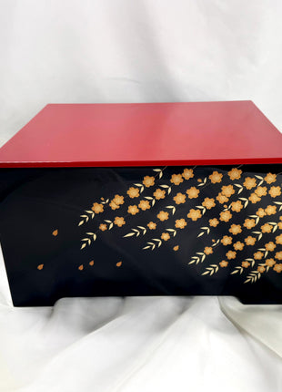 Samurai Kabuto Set with Storage Base and Gold Lacquer Screen – by Ogata Taketo 07