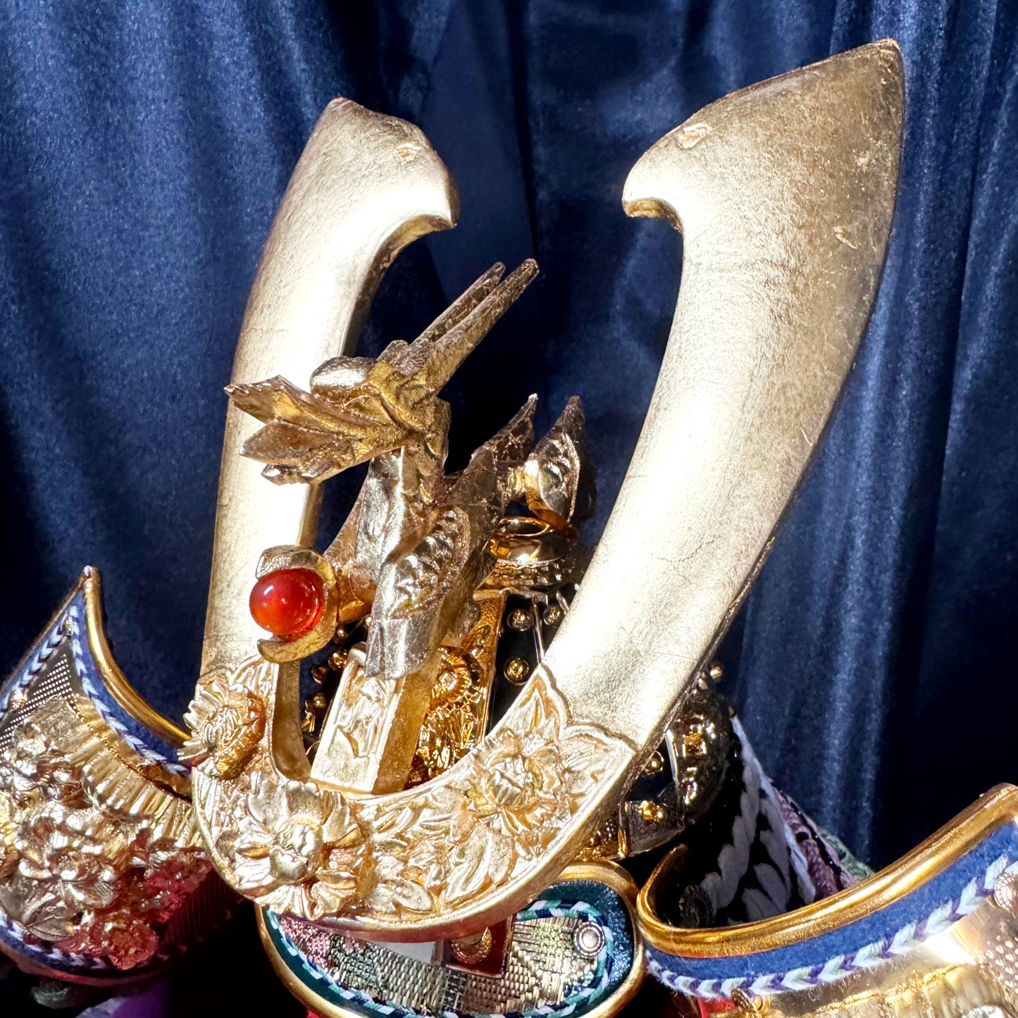 Samurai Kabuto with Gold Leaf & Agate Ornament by Heian Shōzan 03