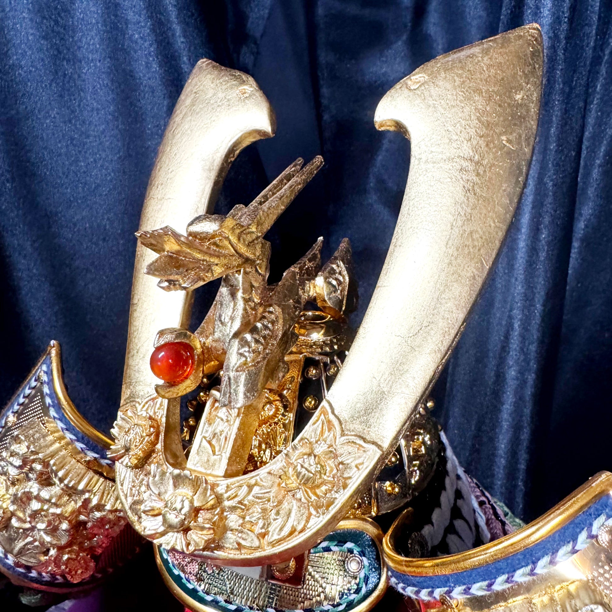 Samurai Kabuto with Gold Leaf & Agate Ornament by Heian Shōzan 03