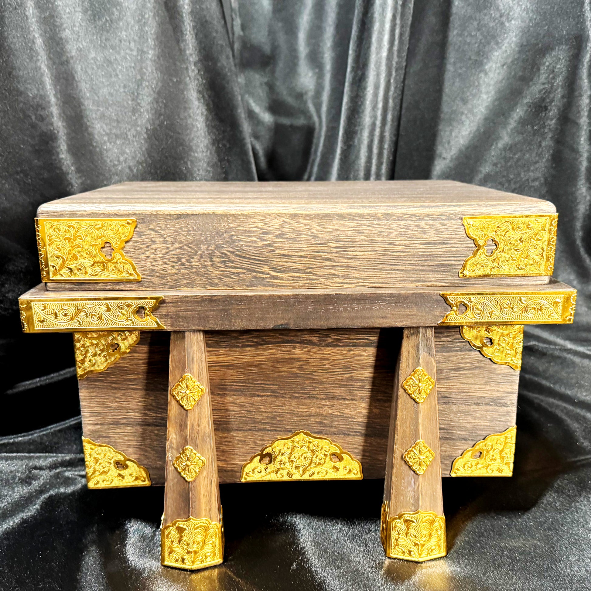 Samurai Kabuto with Gold Leaf & Agate Ornament by Heian Shōzan 05