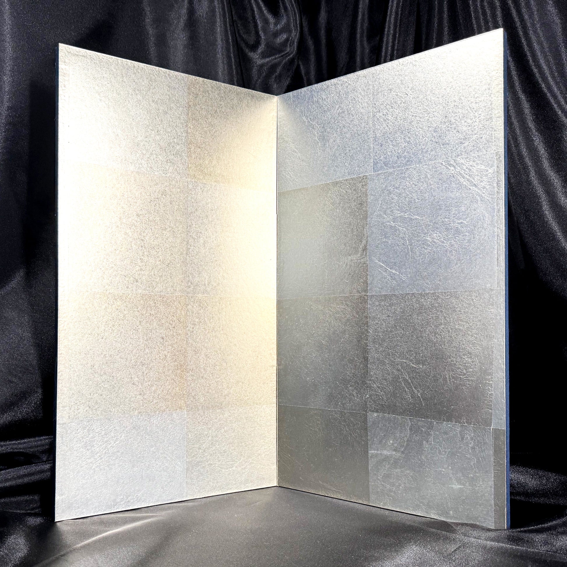 Silver-Toned Byōbu Folding Screen 01