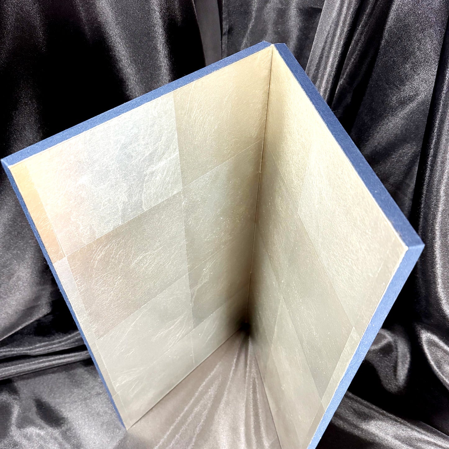 Silver-Toned Byōbu Folding Screen 02