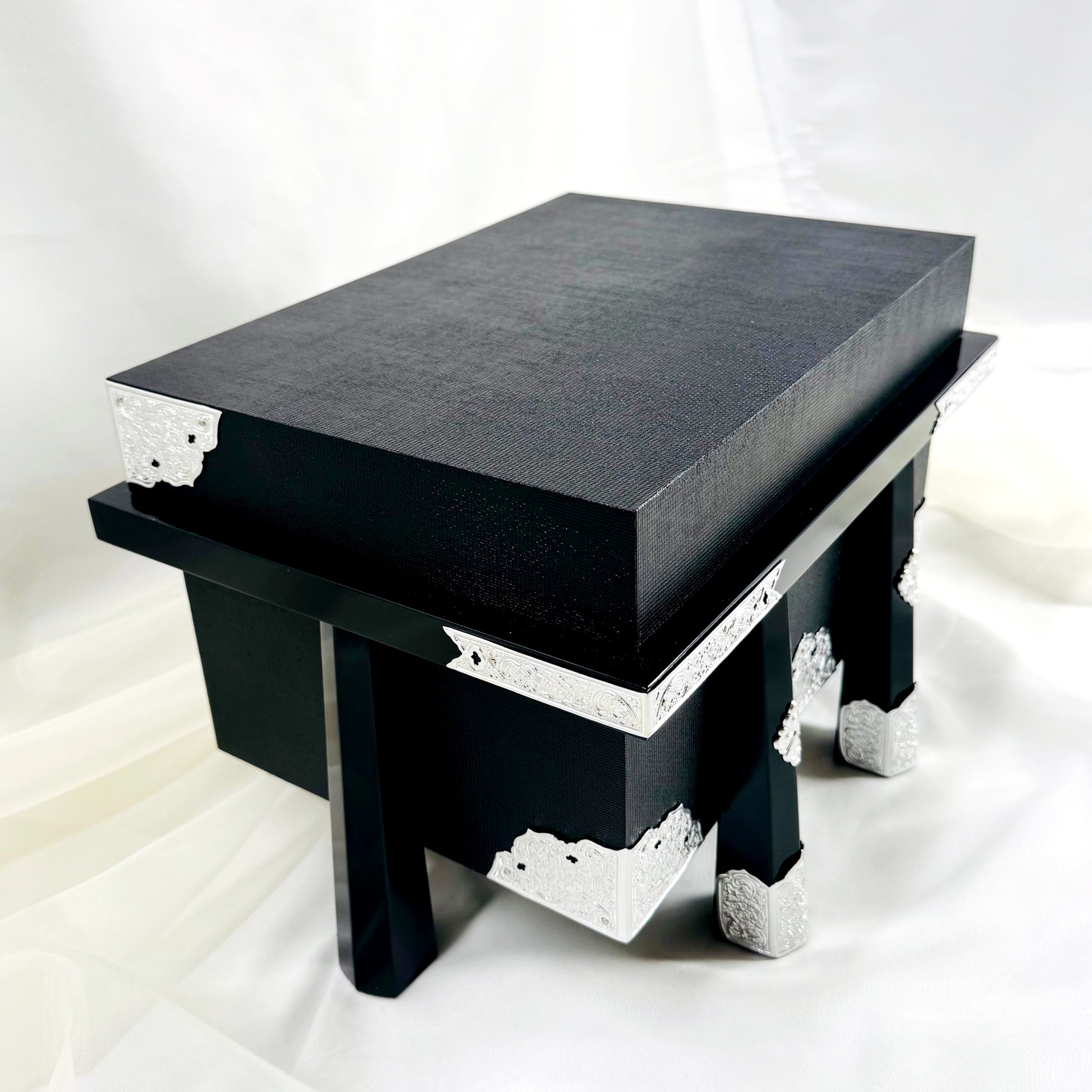 Takeda Shingen Kabuto Helmet with Storage Base by Shinko 05