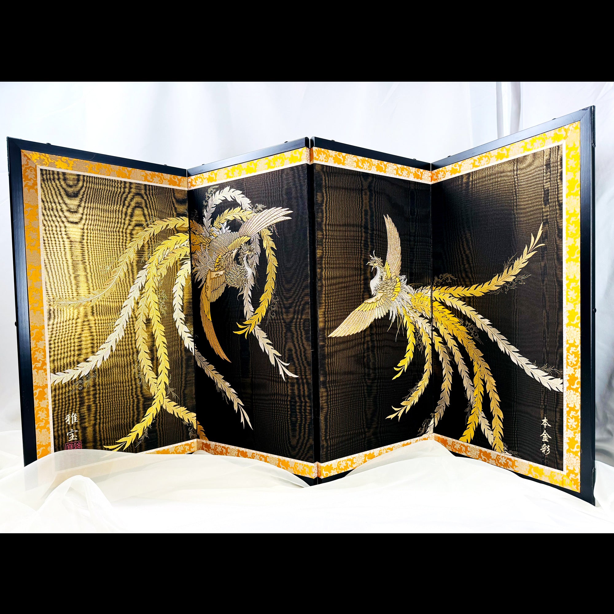 Traditional Japanese Folding Screen (Byōbu) – Phoenix Design, Gold Decoration 01