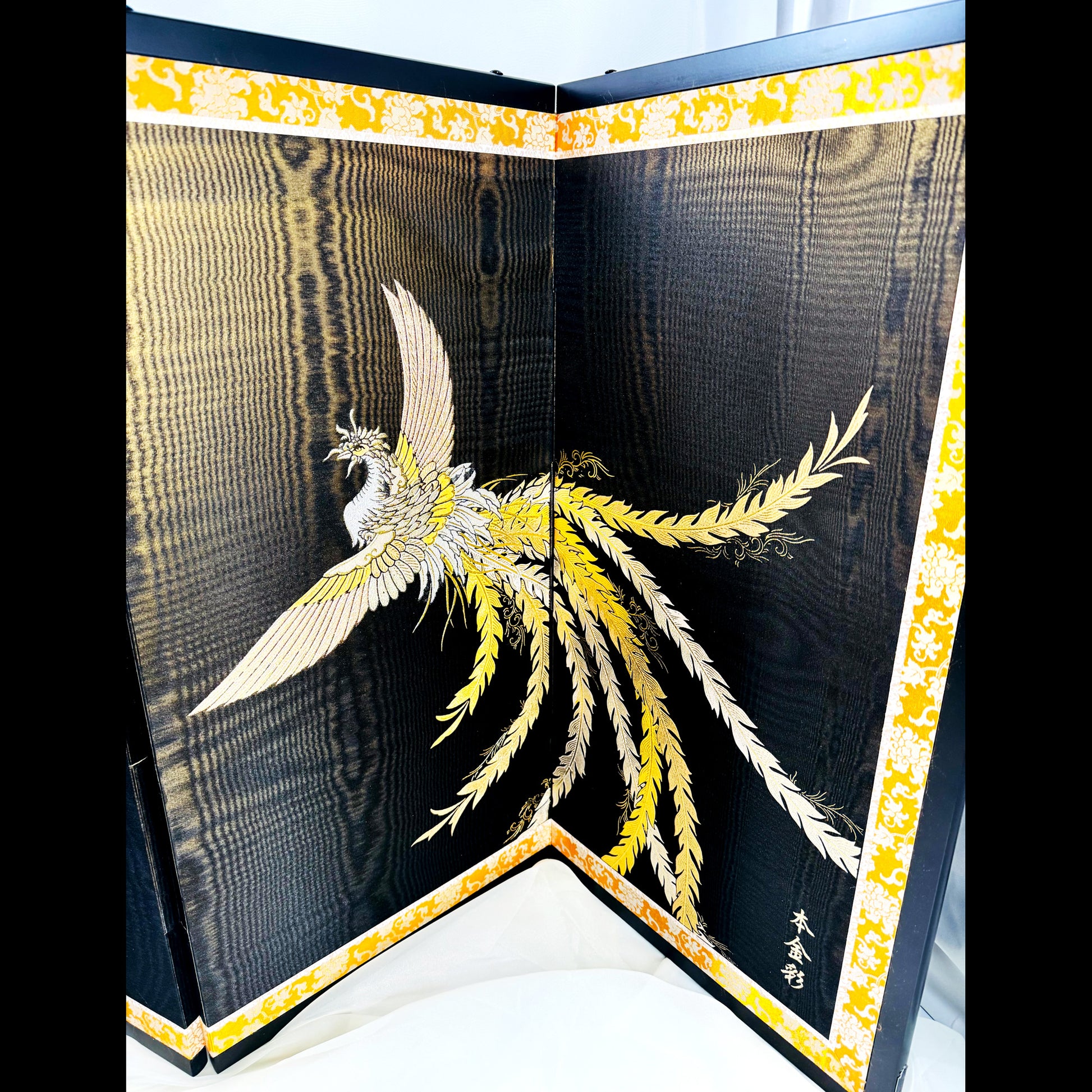 Traditional Japanese Folding Screen (Byōbu) – Phoenix Design, Gold Decoration　03